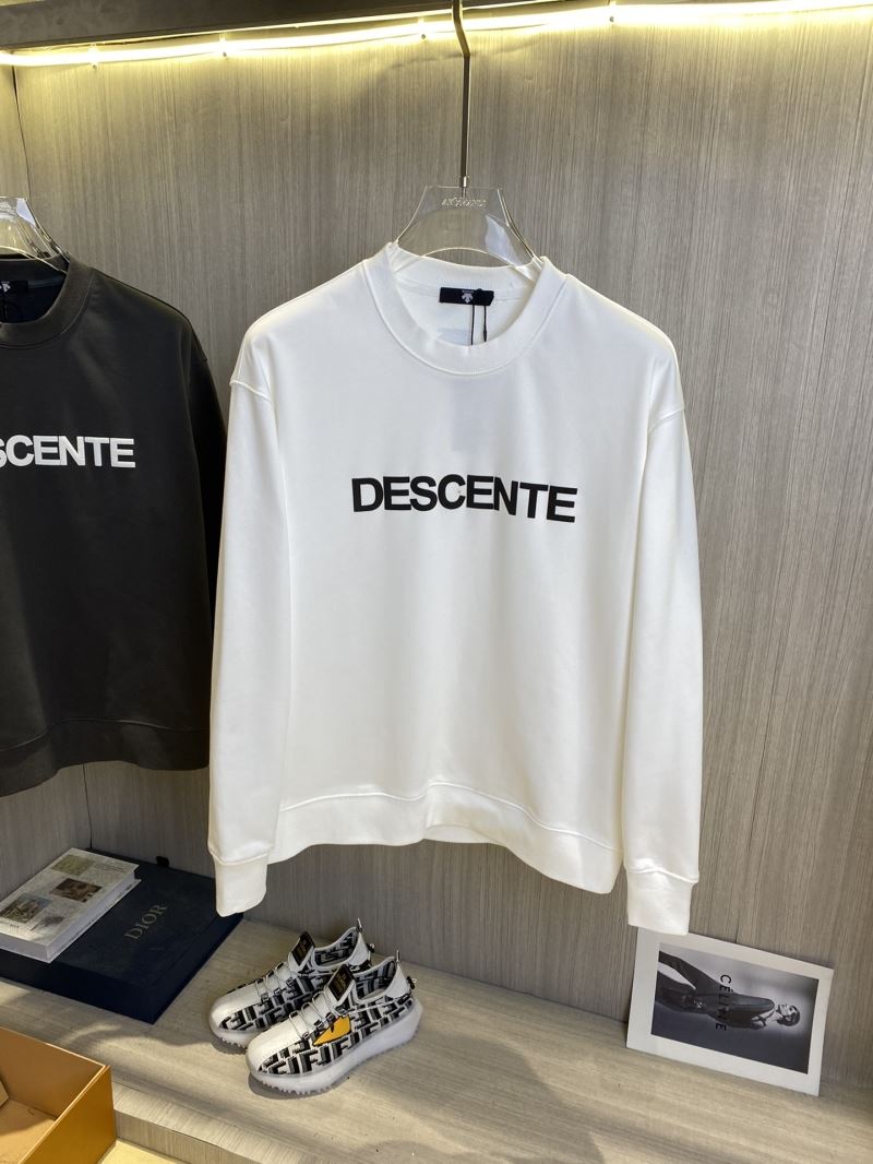 Descente Hoodies